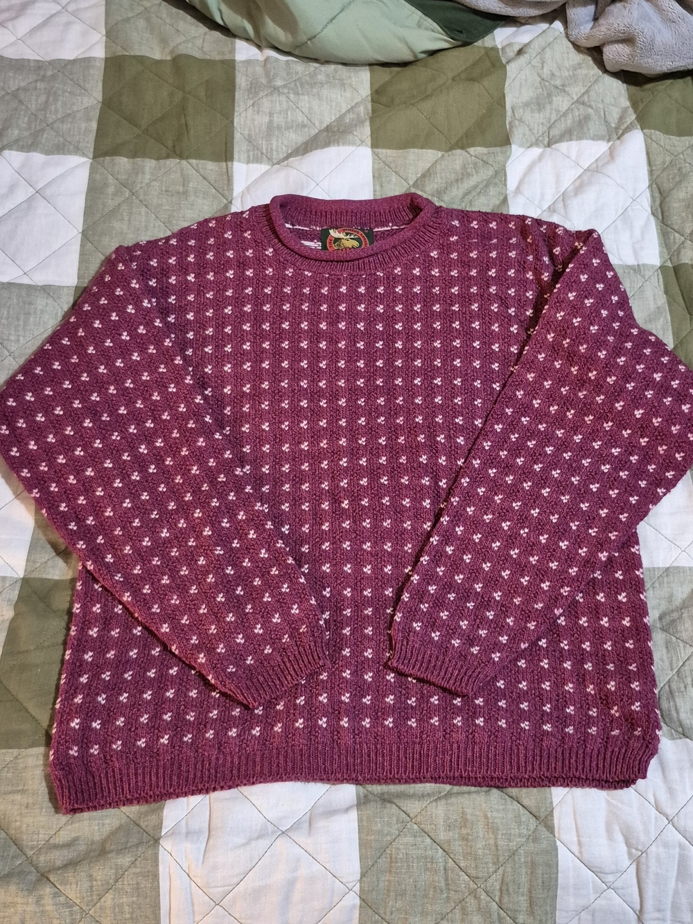 Vintage 80s ALPS Medium Crewneck Sweater in Raspberry with White Hearts
